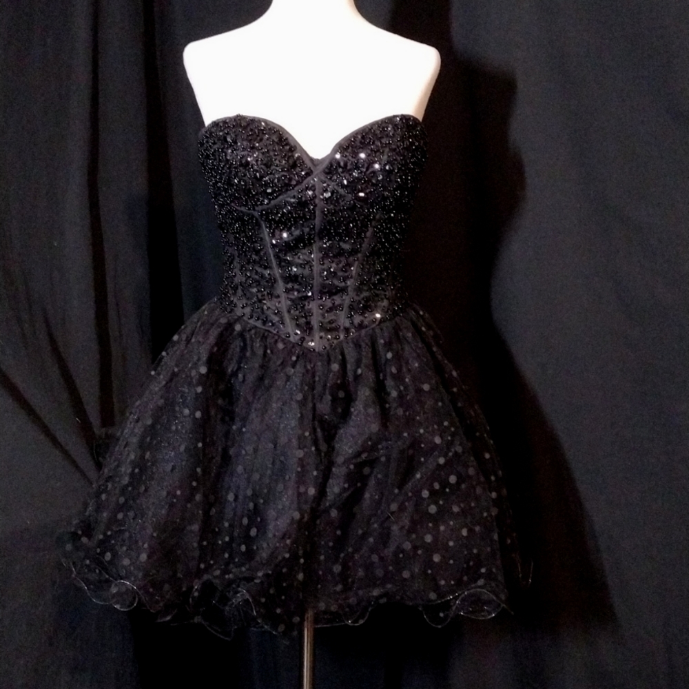 VTG Sherri Hill Black Beaded/Sequined Full Tulle Skirt Strapless Dress Size 4